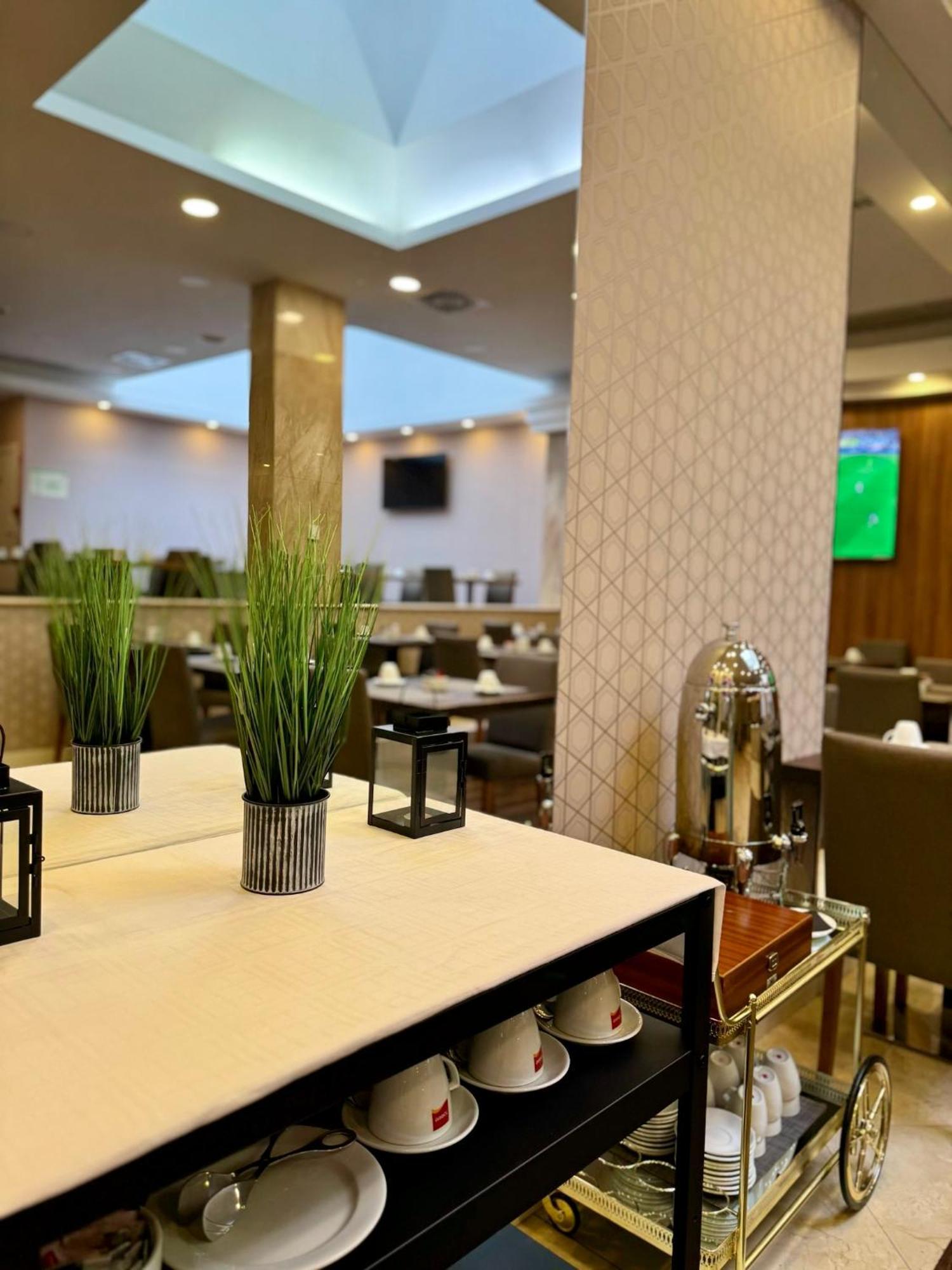 Masa Hotel Almirante Lisboa Dış mekan fotoğraf